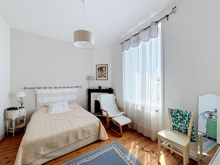 Image No.18-4 Bed House for sale