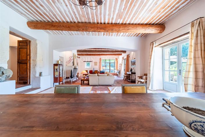 Image No.9-6 Bed House for sale