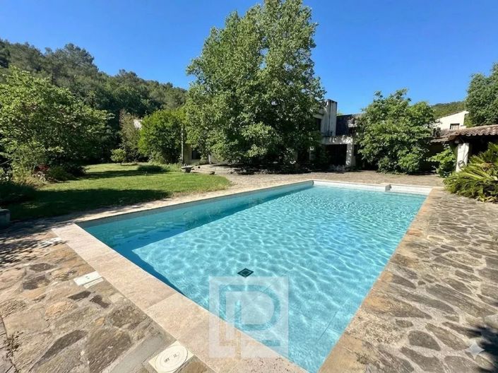 Image No.2-4 Bed House for sale