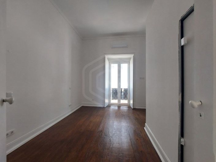 Image No.23-4 Bed House for sale