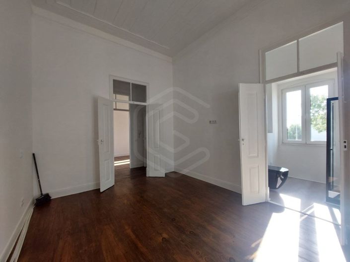 Image No.26-4 Bed House for sale