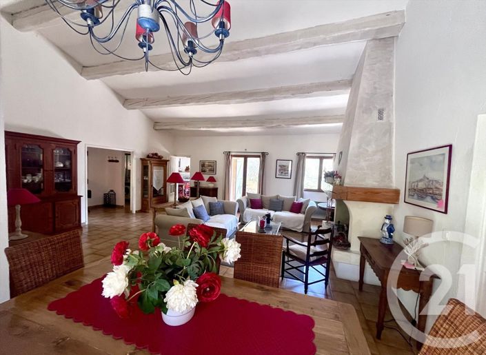 Image No.6-5 Bed House for sale