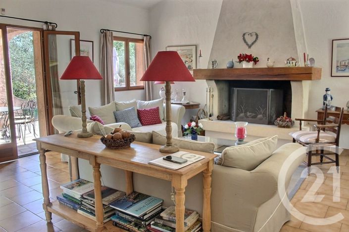 Image No.7-5 Bed House for sale