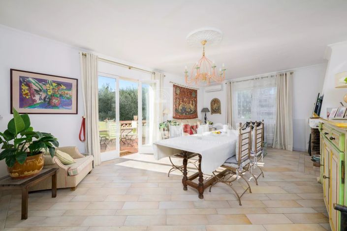Image No.10-3 Bed House for sale