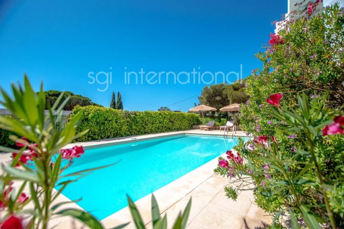 Image No.4-10 Bed House for sale