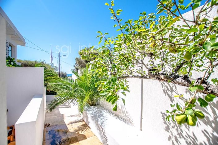 Image No.6-10 Bed House for sale