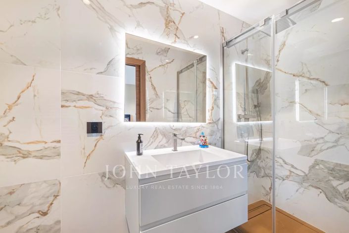 Image No.16-4 Bed House for sale