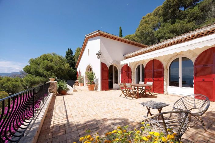 Image No.10-5 Bed House for sale