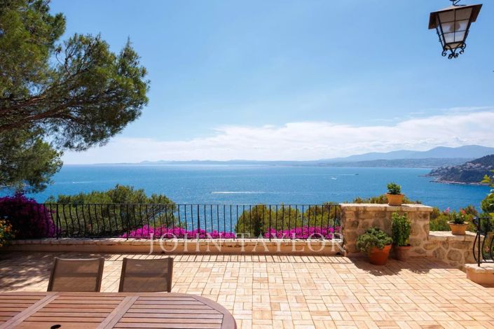 Image No.5-5 Bed House for sale