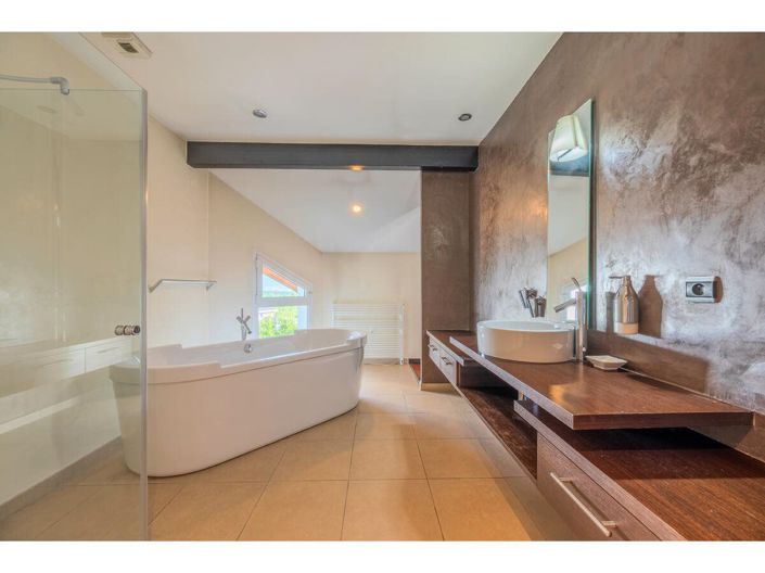Image No.14-3 Bed House for sale
