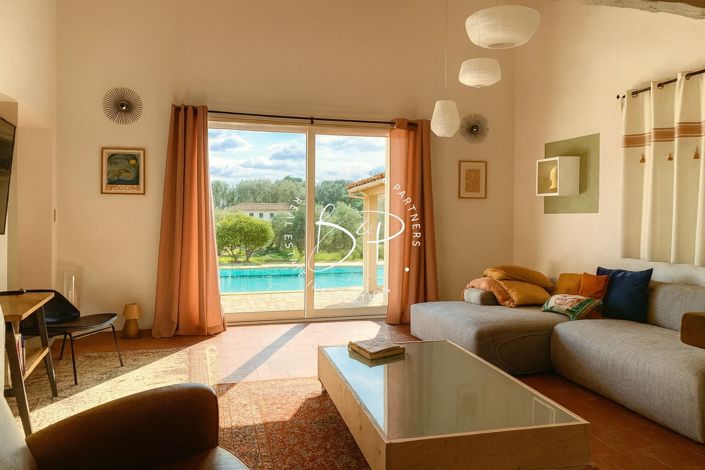 Image No.7-4 Bed House for sale
