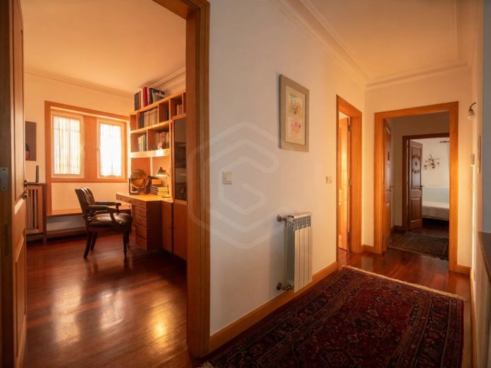 Image No.10-11 Bed House for sale