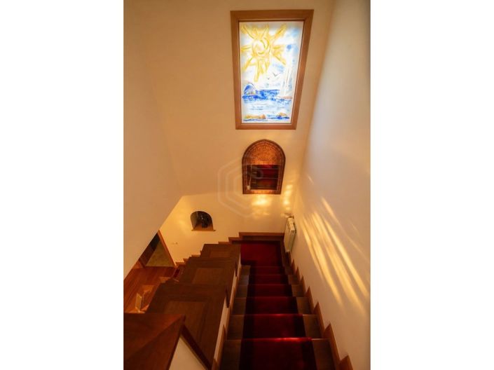 Image No.8-11 Bed House for sale