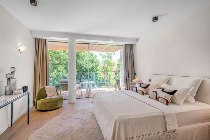 Image No.8-4 Bed House for sale