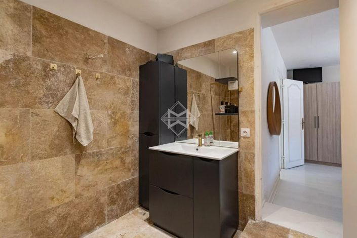 Image No.11-5 Bed House for sale