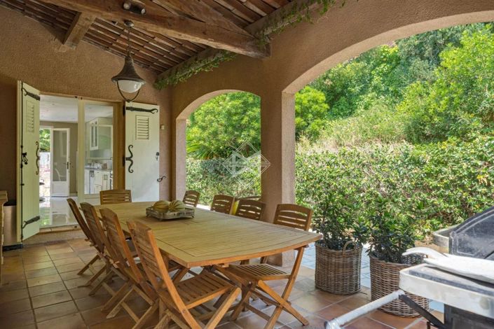 Image No.5-5 Bed House for sale