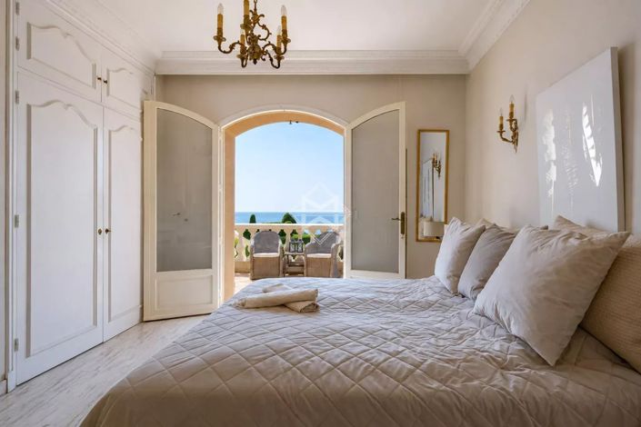 Image No.9-5 Bed House for sale