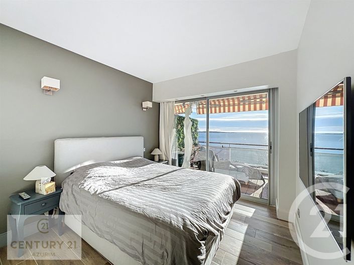Image No.20-3 Bed Apartment for sale