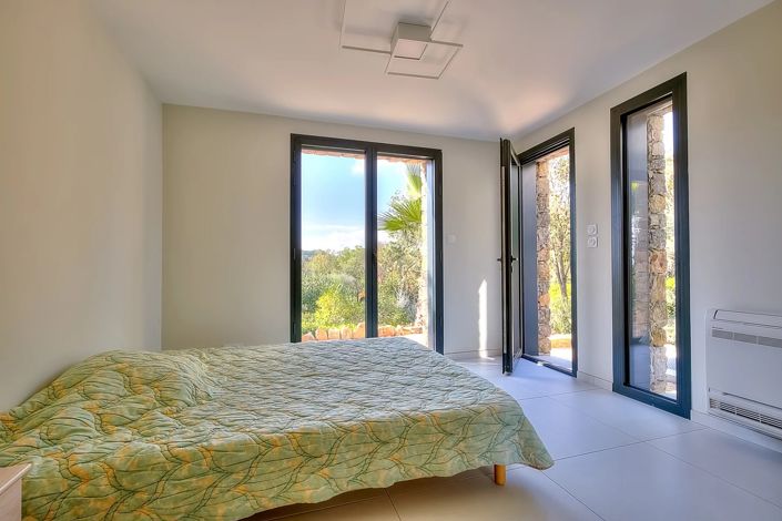 Image No.9-4 Bed House for sale
