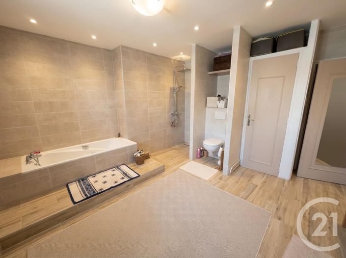 Image No.9-7 Bed House for sale