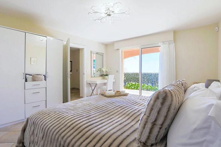 Image No.15-7 Bed House for sale