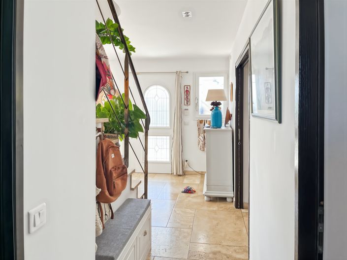 Image No.9-4 Bed House for sale