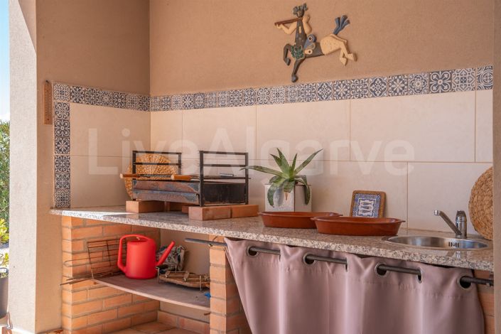 Image No.38-5 Bed House for sale