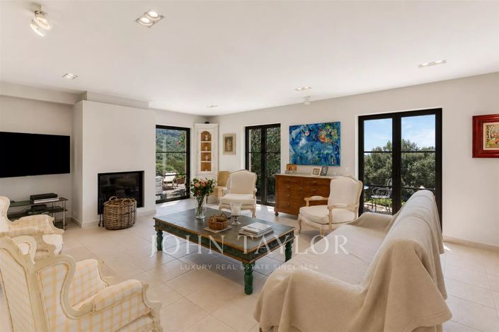 Image No.5-10 Bed House for sale