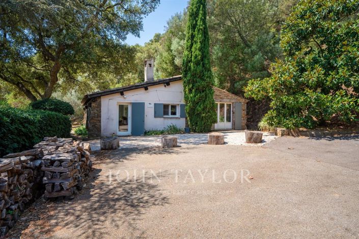 Image No.7-10 Bed House for sale