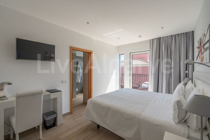Image No.23-25 Bed House for sale