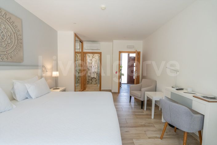 Image No.31-25 Bed House for sale