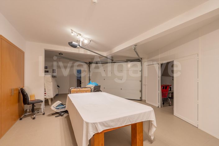 Image No.37-25 Bed House for sale