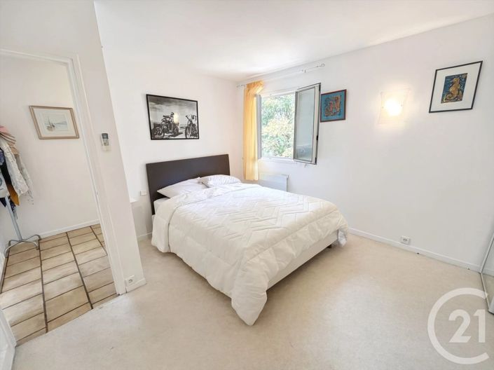 Image No.10-5 Bed House for sale