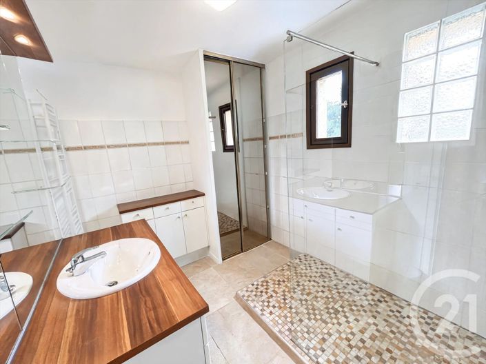 Image No.11-5 Bed House for sale