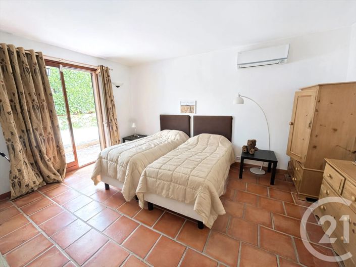 Image No.12-5 Bed House for sale