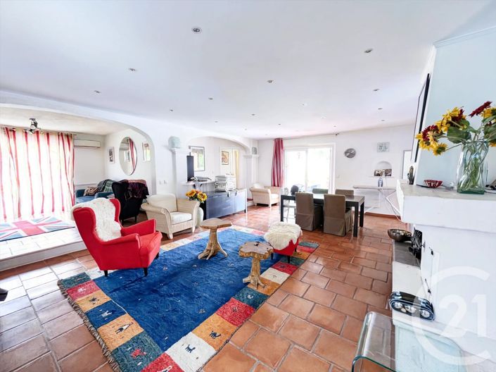 Image No.7-5 Bed House for sale