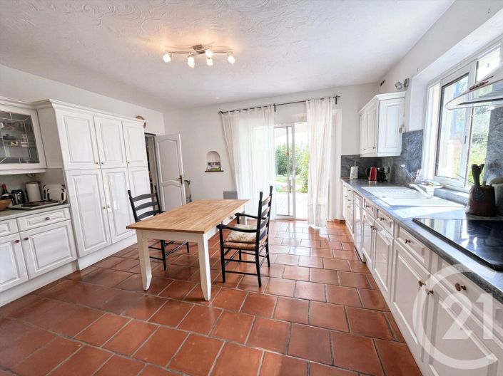 Image No.9-5 Bed House for sale