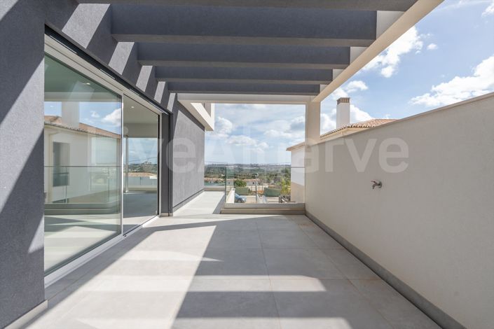 Image No.13-4 Bed House for sale
