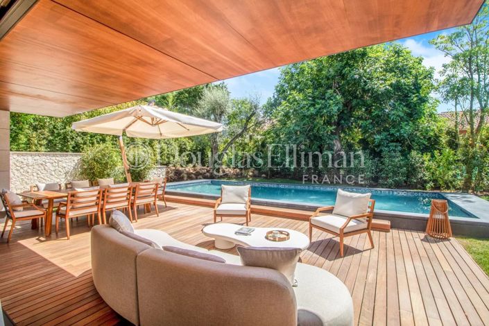 Image No.2-4 Bed House for sale