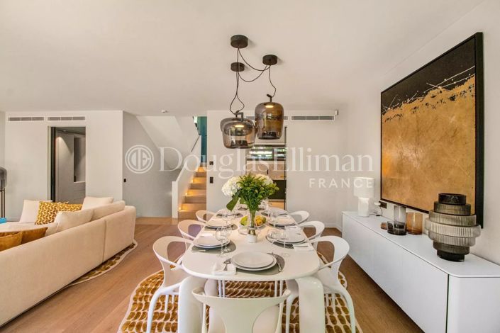Image No.8-4 Bed House for sale