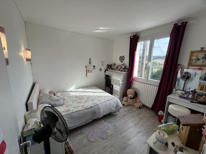 Image No.9-6 Bed House for sale