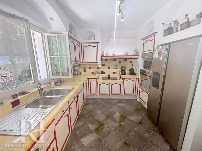 Image No.8-3 Bed House for sale