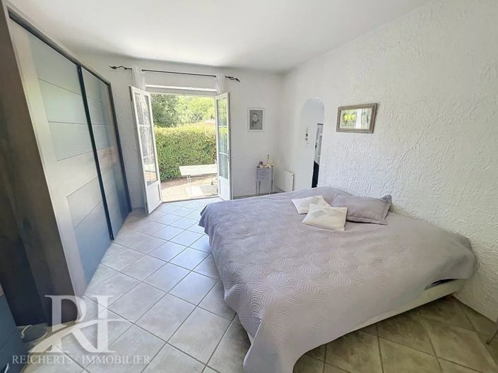 Image No.9-3 Bed House for sale