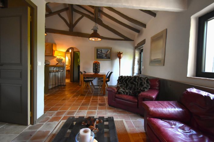 Image No.17-6 Bed House for sale
