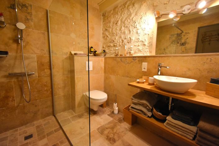 Image No.19-6 Bed House for sale