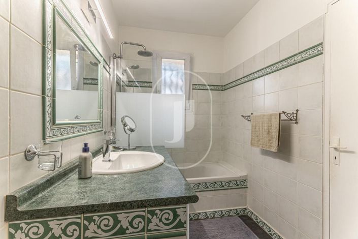 Image No.7-4 Bed House for sale