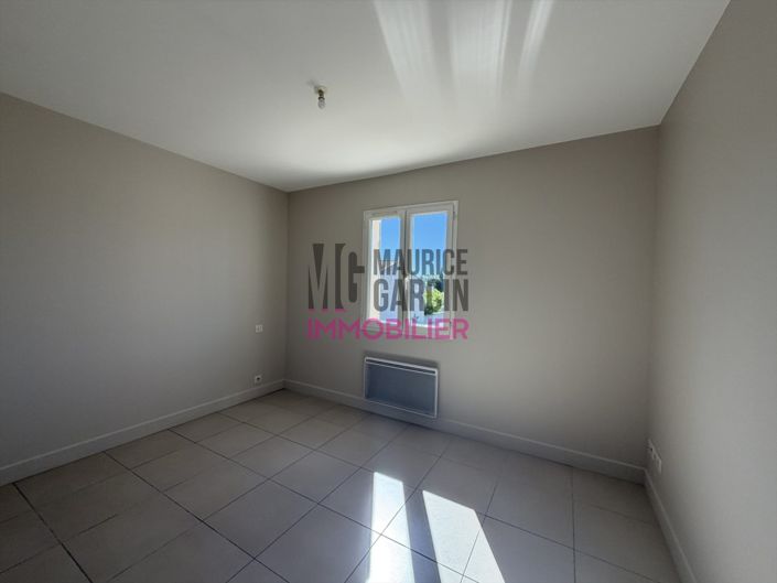 Image No.11-3 Bed House for sale