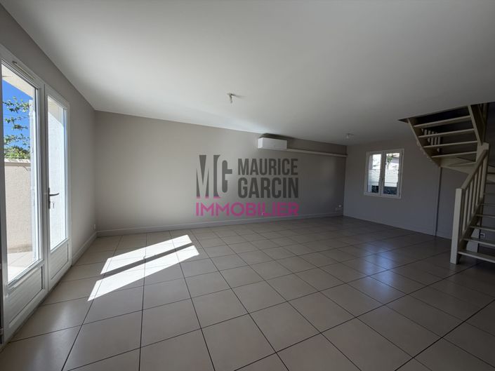 Image No.8-3 Bed House for sale