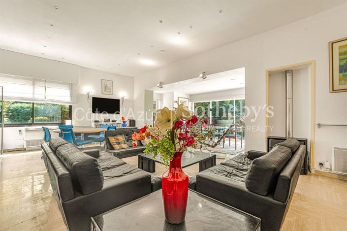 Image No.4-4 Bed House for sale