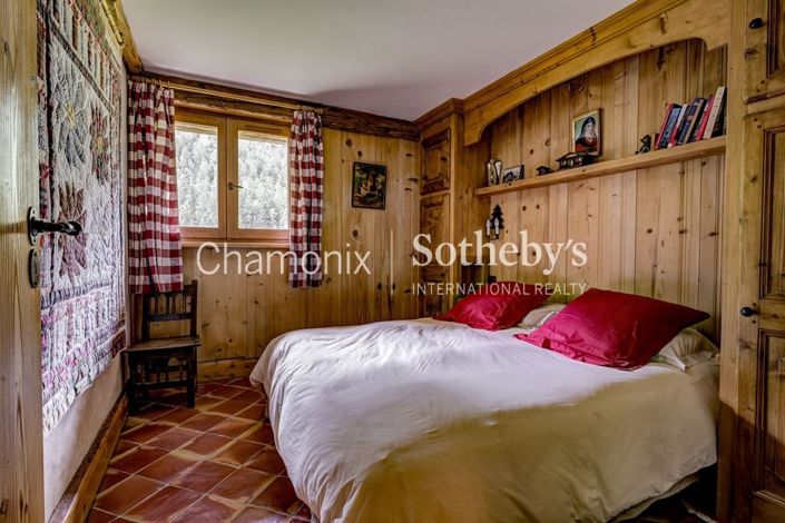 Image No.17-6 Bed House for sale